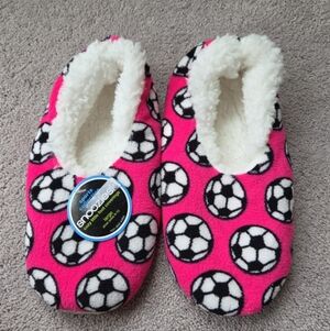 Snoozies Soccer Slippers Women Size Large